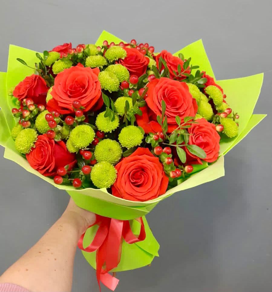 Букет цветов из: Хризантемы и Розы в Шерегеше