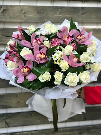 Букет цветов из: Розы и Хризантемы в Шерегеше