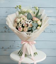 Букет цветов из:  Розы и Лизиантусы в Шерегеше