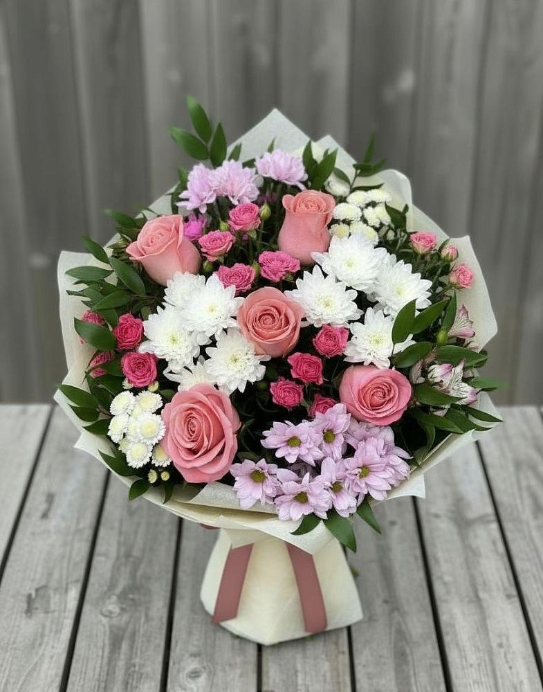 Букет цветов из: Альстромерии, Гвоздики, Розы и Хризантемы в Шерегеше
