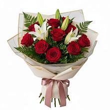 Букет цветов из:  Лилии и Розы в Шерегеше