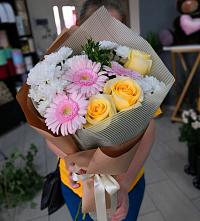 Букет цветов из:  Герберы, Розы и Хризантемы в Шерегеше