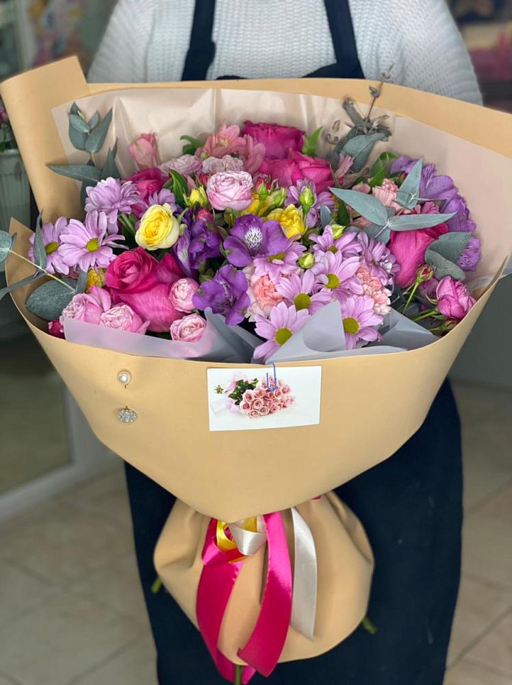 Букет цветов из: Хризантемы, Гвоздики и Альстромерии в Шерегеше