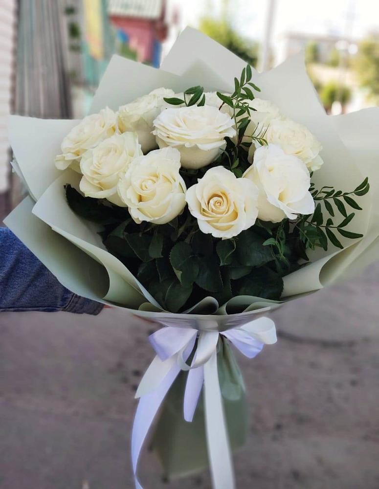 Букет Белые розы Проуд в Шерегеше
