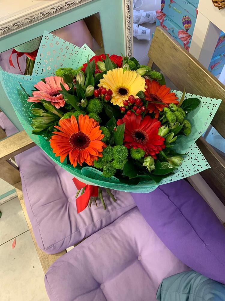Букет цветов из: Герберы, Хризантемы и Альстромерии в Шерегеше