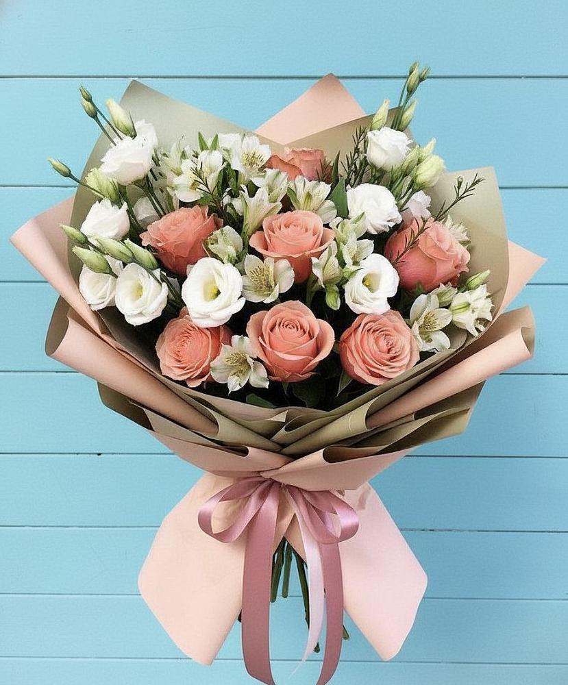 Букет цветов из: Розы, Альстромерии и Лизиантусы в Шерегеше