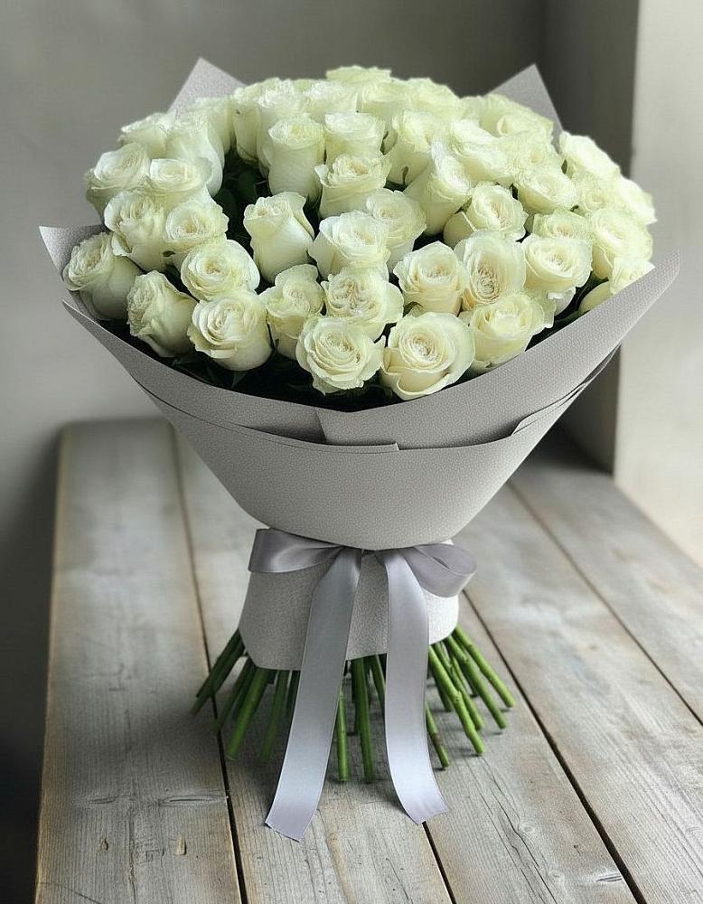 Букет 35 Белых роз в Шерегеше