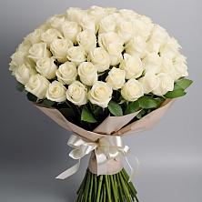 Букет 101 беля роза Белоснежка в Шерегеше