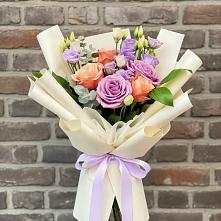 Букет цветов из:  Лизиантусы и Розы в Шерегеше