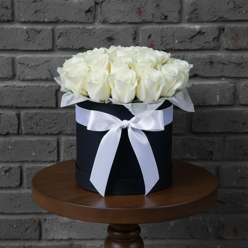 Цветочная композиция из Розы в шляпной коробке в Шерегеше