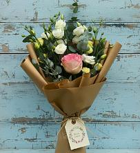 Букет цветов из:  Розы и Лизиантусы в Шерегеше