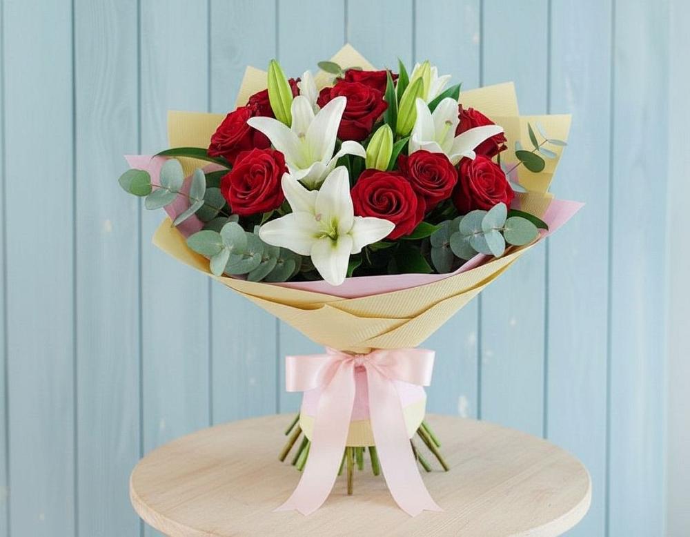 Букет цветов из: Лилии и Розы в Шерегеше